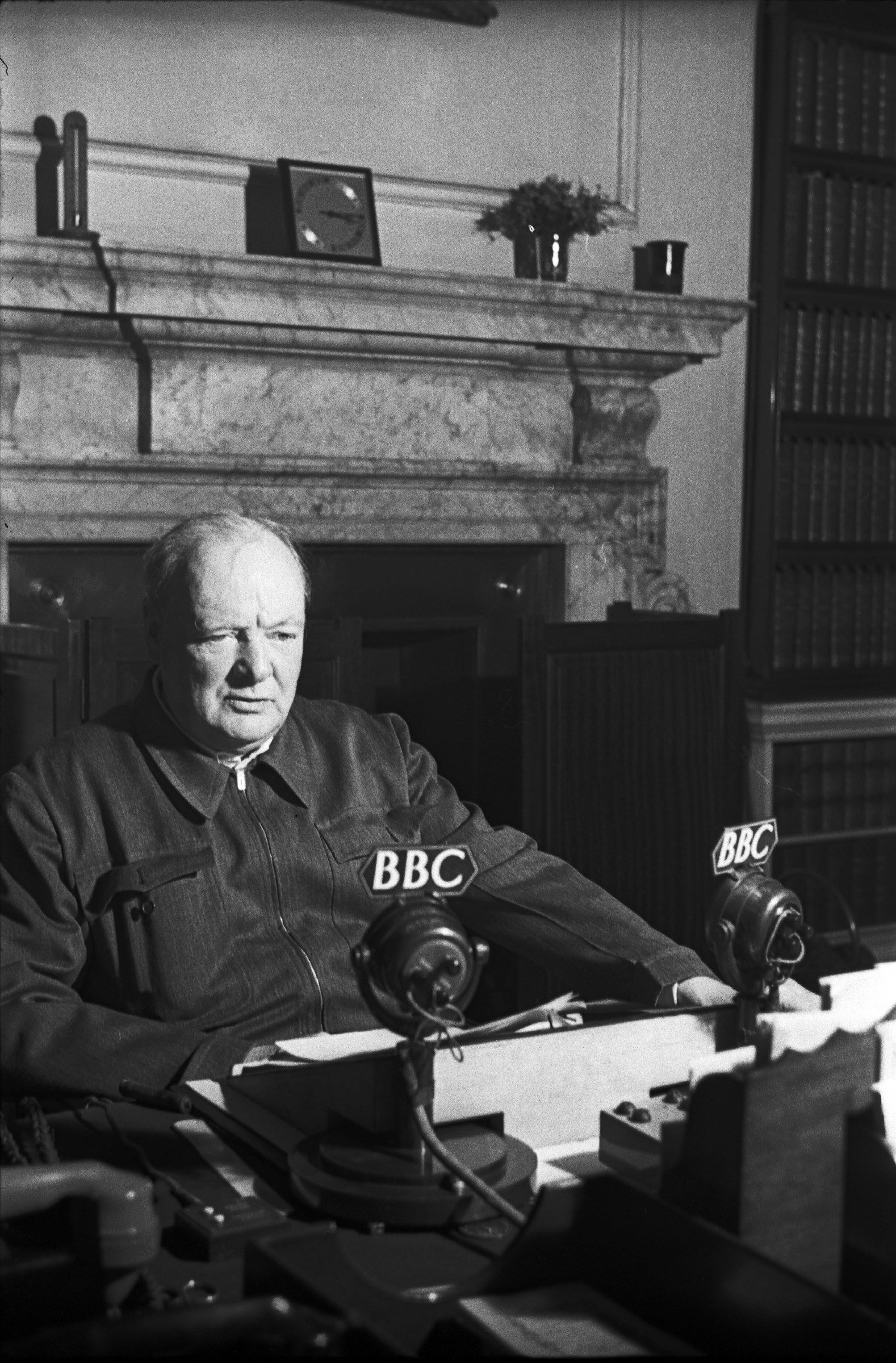 Churchill Recording One Of His Speeches For The BBC International   79I1885  7457 100 