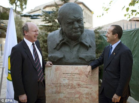 Churchill-Bust-in-Jeruslem