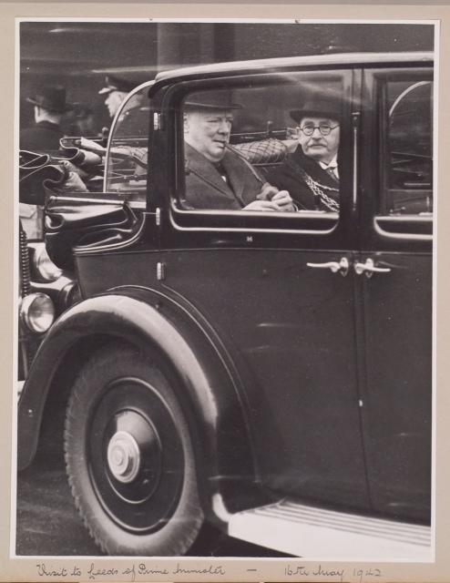 Churchill in Leeds 1942 02