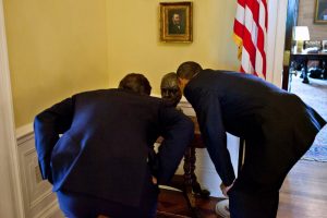 cameron-obama-churchill-bust