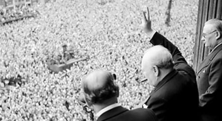 churchill_waves_to_crowds_8_may_1945_whitehall_sm